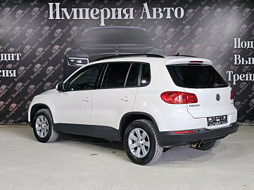 Volkswagen Tiguan, 2013г, передний привод, робот