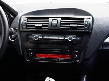 BMW 1 серии, 2012г, задний привод, автомат