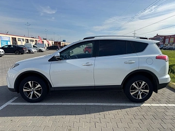 Toyota RAV4, 2019г, полный привод, автомат