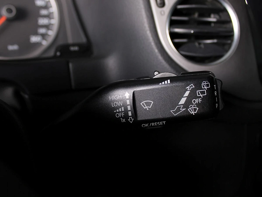 Volkswagen Tiguan, 2009г., полный привод, автомат