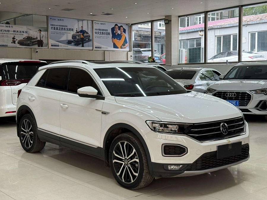 Volkswagen T-Roc, 2021г., полный привод, робот
