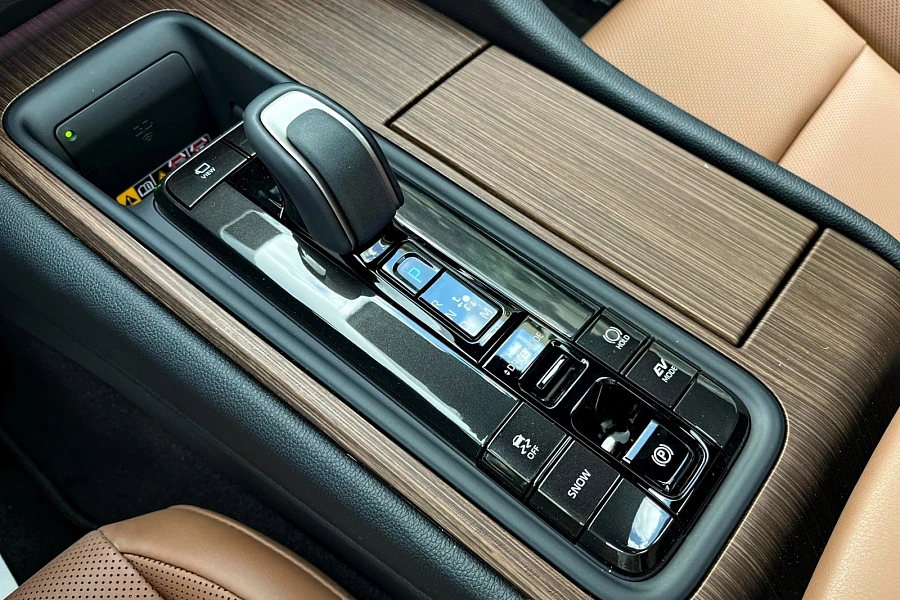 Toyota Crown, 2025г., задний привод, вариатор