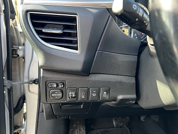 Toyota Corolla, 2013г, передний привод, вариатор