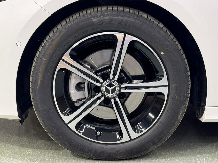Mercedes-Benz A-Класс, 2024г., передний привод, робот