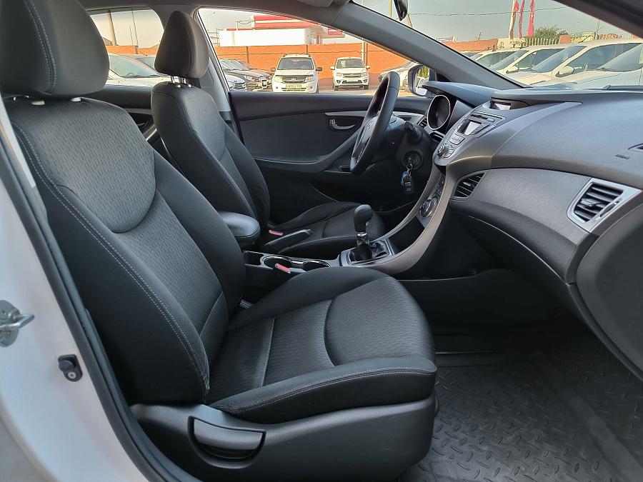 Hyundai Elantra, 2013г., передний привод, механика