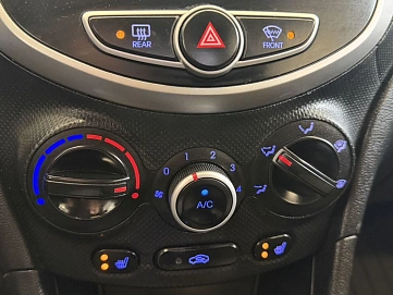Hyundai Solaris, 2013г., передний привод, автомат