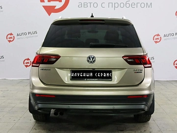 Volkswagen Tiguan, 2017г, полный привод, автомат