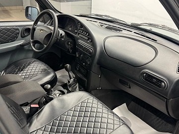 Chevrolet Niva, 2004г, полный привод, механика