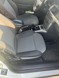 Opel Astra, 2012г, передний привод, механика