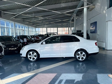 Volkswagen Jetta, 2008г, передний привод, автомат