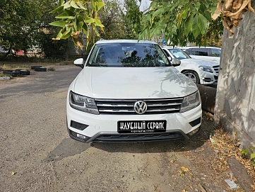 Volkswagen Tiguan, 2018г, передний привод, автомат