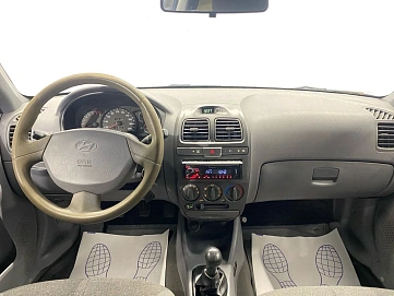 Hyundai Accent, 2001г, передний привод, механика
