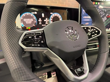 Volkswagen Tiguan, 2025г, полный привод, робот