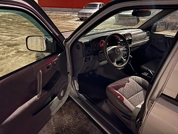 Isuzu Rodeo, 2003г, задний привод, механика
