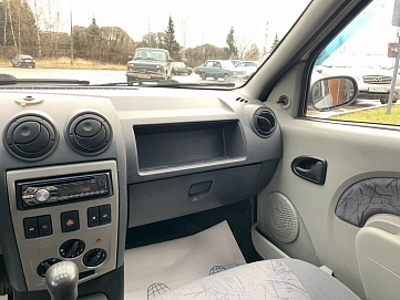 Renault Logan, 2006г, передний привод, механика