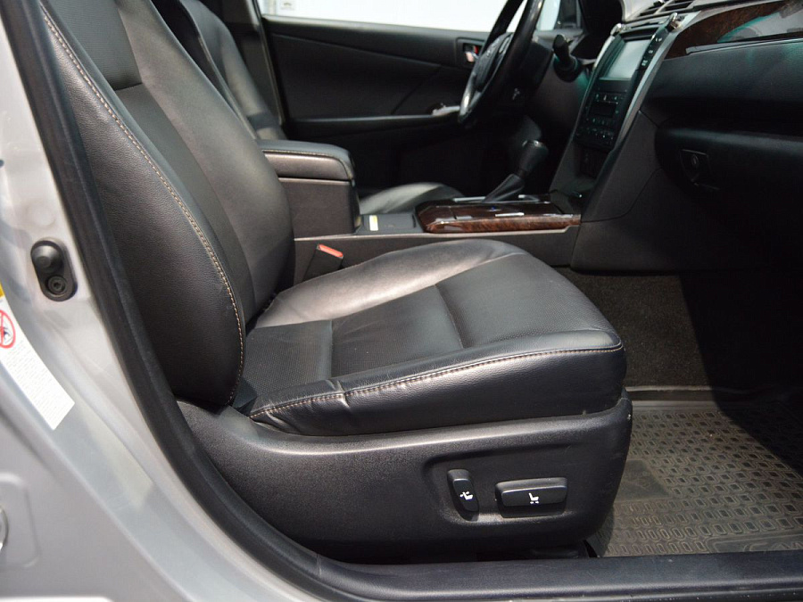 Toyota Camry, 2017г., передний привод, автомат