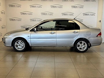 Mitsubishi Lancer, 2003г, передний привод, автомат