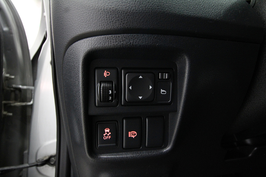 Nissan Juke, 2012г., передний привод, механика