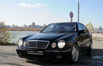 Mercedes-Benz E-Класс, 2002г, задний привод, автомат