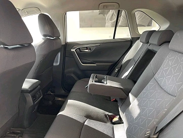 Toyota RAV4, 2020г, передний привод, вариатор