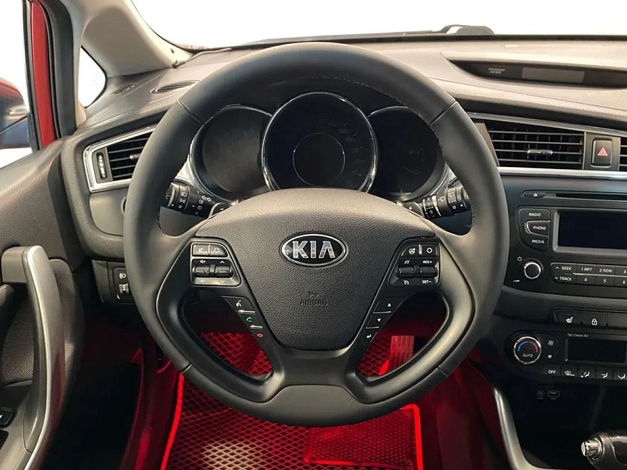 Kia Ceed, 2015г., передний привод, автомат