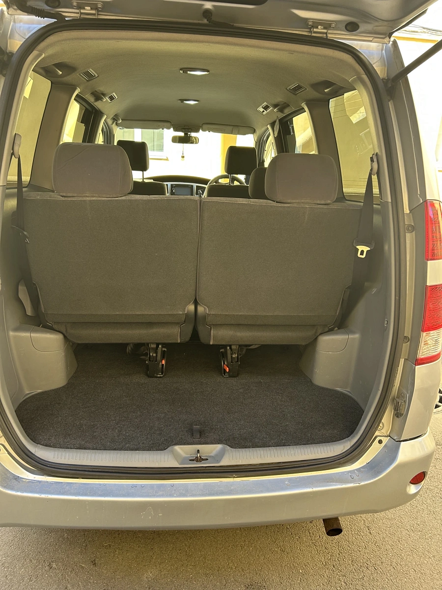 Toyota Noah, 2006г., полный привод, вариатор