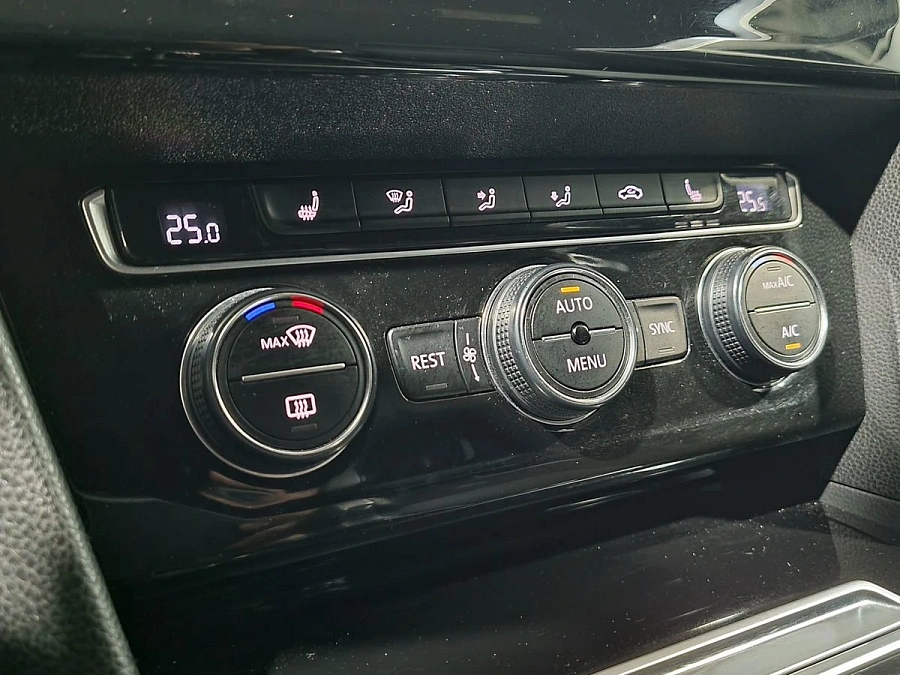 Volkswagen Passat, 2016г., передний привод, робот