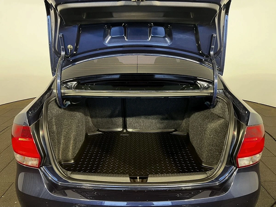 Volkswagen Polo, 2011г., передний привод, механика