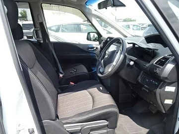 Nissan Serena, 2015г, передний привод, вариатор