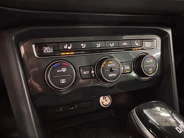 Volkswagen Tiguan, 2016г, полный привод, робот