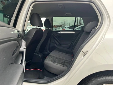 Volkswagen Golf, 2012г, передний привод, механика