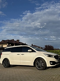 Kia Carnival, 2017г, передний привод, автомат
