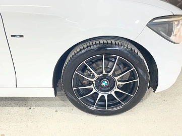 BMW 1 серии, 2013г, задний привод, автомат