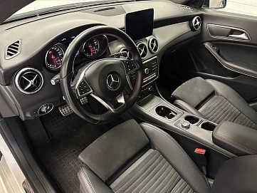 Mercedes-Benz , 2016г., передний привод, автомат
