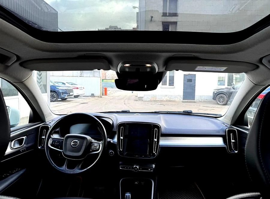 Volvo XC40, 2020г., полный привод, автомат