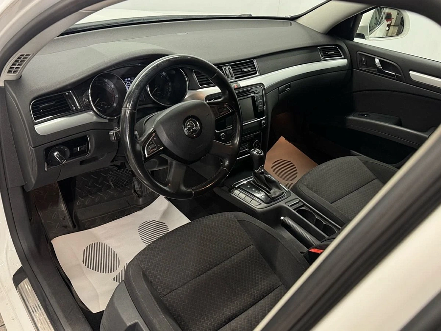 Skoda Superb, 2013г., передний привод, робот