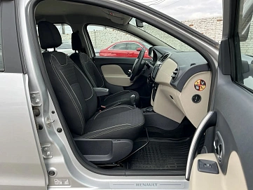 Renault Logan, 2015г, передний привод, автомат