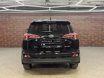 Toyota RAV4, 2018г, передний привод, вариатор