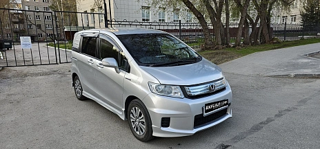Honda Freed, 2012г, передний привод, вариатор