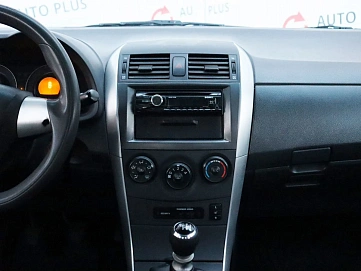 Toyota Corolla, 2012г, передний привод, механика