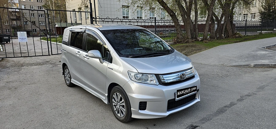 Honda Freed, 2012г., передний привод, вариатор