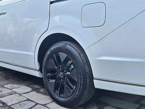 Honda Stepwgn, 2024г, передний привод, вариатор