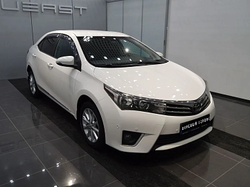 Toyota Corolla, 2013г, передний привод, вариатор