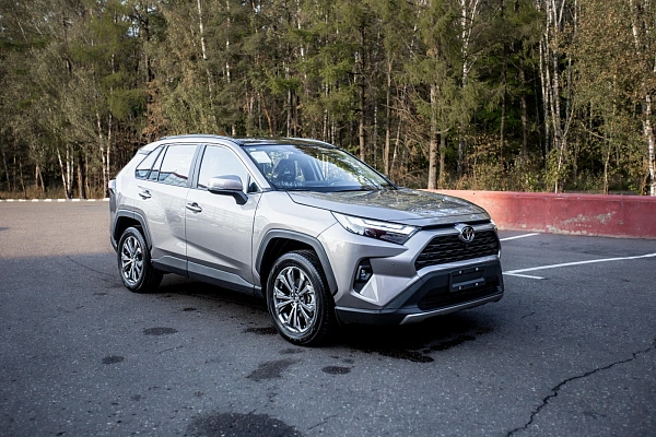 Toyota RAV4, 2023г., передний привод, вариатор