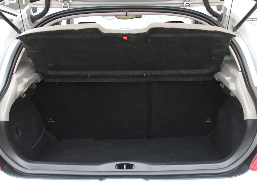 Peugeot 308, 2008г., передний привод, автомат