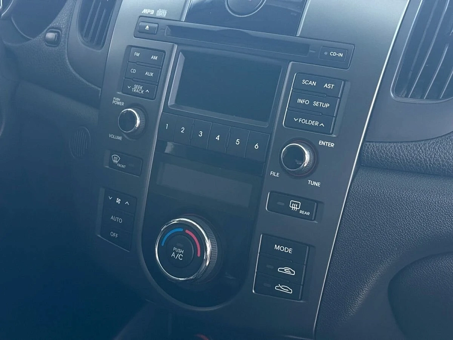 Kia Cerato, 2012г., передний привод, механика