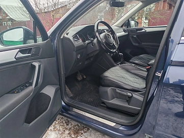 Volkswagen Tiguan, 2017г., передний привод, робот