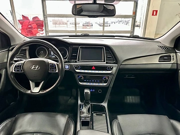 Hyundai Sonata, 2018г, передний привод, автомат