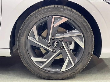 Hyundai Elantra, 2025г, передний привод, вариатор
