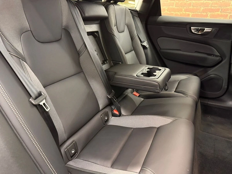 Volvo XC60, 2025г., полный привод, автомат